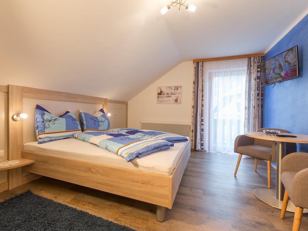 Haus Pitzer/Apartments Troicher Schladming Szoba fotó